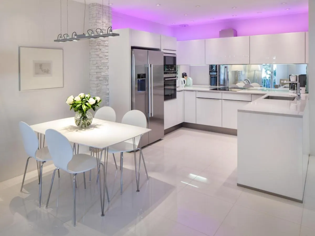 Modern 1 Bedroom Apartment, With Sea Views, In Andalucia Del Mar - Puerto Banus マルベーリャ アパート